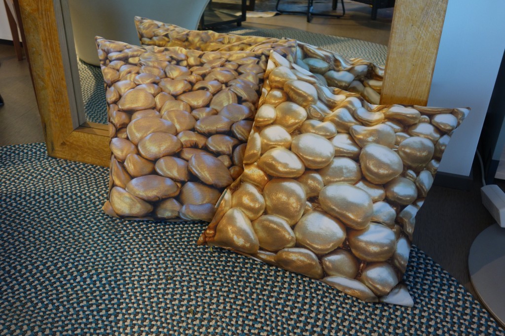 3D Textile Stones/Decorative by Liivi Leppik