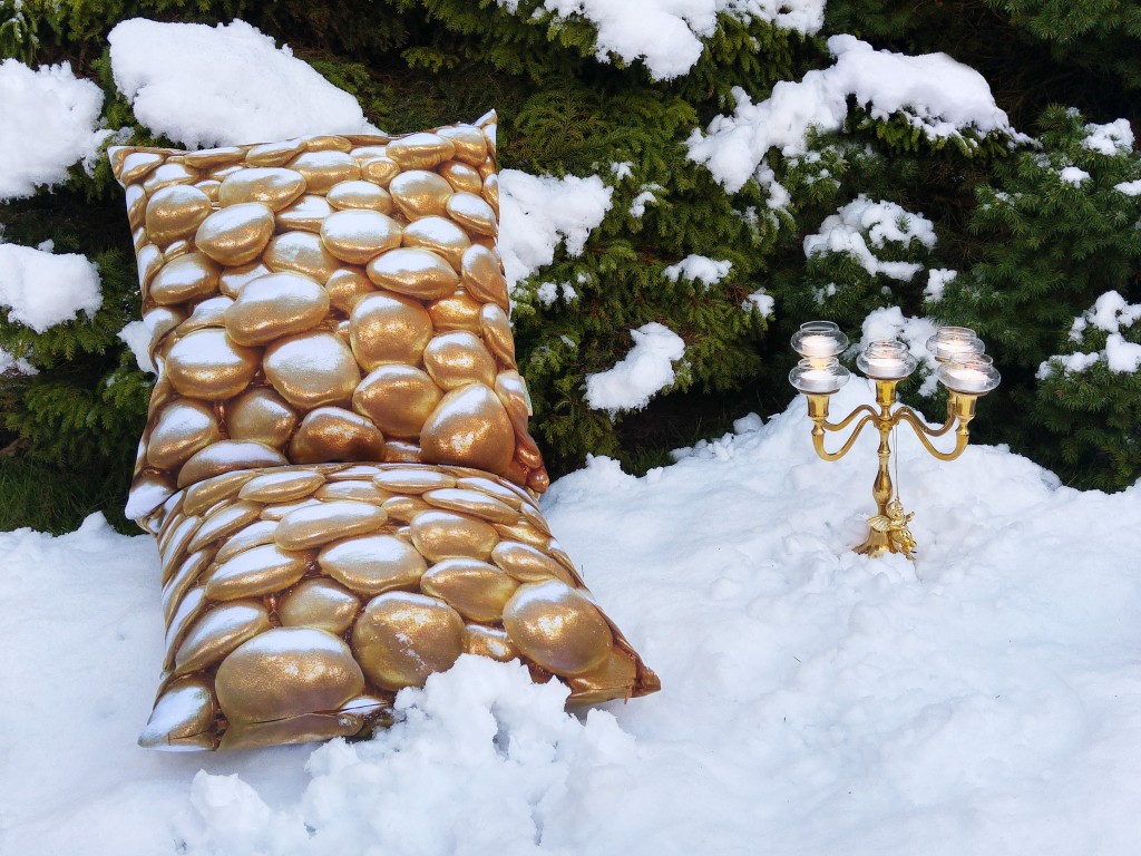 3D dekoratiivpadi, kuldne, Liivi Leppik
